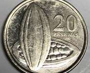 Store owners inDzodzeraise concern over rejection of 20pesewacoins