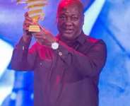 Mahama receives Africa Democracy Award at 8th Africa Political Summit