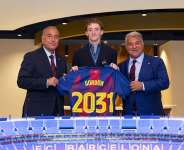 Barcelona unveil Anthony Gordon after 69m-plus move from Newcastle