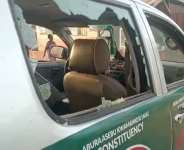 C/R: Joseph Yamin escapes an attack from NDC youth after campaigning for Prof. Klutse