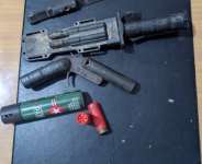 Kunsu drug bust exposes the dark underbelly of illicit trade in Ashanti Region. Four suspects arrested with narcotics, cash, and a loaded locally made gun raising urgent questions about youth crime, illegal arms, and the deepening drug network fueling insecurity across Ghana.