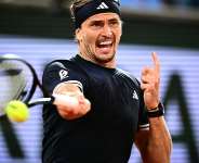 Tennis player Alexander Zverev in the quarter finals of the French Open against Spanish opponent Rafael Jodar on June 2, 2026. - Julien de Rosa, AFP
