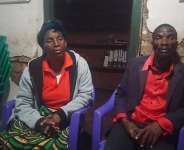HIV advocates Maria Zuze, to the left, and Jusaab Mulamba, 50 captured inside Thunga AIDS Support NGO. -  RFI/ Charles Pensulo
