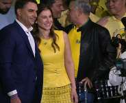 Flavio Bolsonaro and his wife Fernanda arrive at the Liberal Party (PL) convention, in Sao Paulo. -  Nelson Almeida, AFP