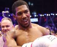 Getty ImagesImage caption: Joshua extended his record to 30 victories and four defeats in one of the most dramatic fights of his career