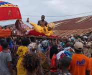 Queen mother falls from palanquin during Mozama festival at Gomoa Tarkwa