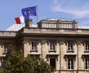 Picture shows the French flag and the European flag hauled up, 13 July 2007 on the Foreign affairs minister building. -  Clemens Bilan, AFP