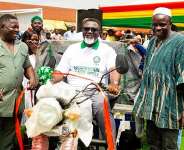 Tree Crops Development Authority, Mampong Assembly supports farmers with agricultural inputs
