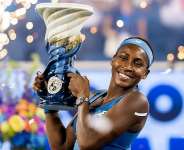 Getty ImagesImage caption: After losing the first set in her opening match against Liudmila Samsonova, Gauff won the next 12 to earn the trophy in Cincinnati