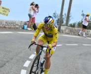 FDJ-SUEZs Dutch rider Demi Vollering wearing the overall leaders yellow jersey rides in a breakaway during the 9th and final stage of the fifth edition of the Womens Tour de France cycling race, 99.2 km from Nice to Nice, southeastern France on 9 August 2026. - AFP - NICOLAS TUCAT