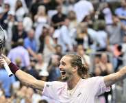 Germanys Alexander Zverev celebrates his victory over Ben Shelton in the US Open final - ANGELA WEISS, AFP
