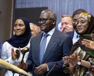 Billionaire Aliko Dangote (C) launched an IPO of his refinery, which has become the largest supplier of jet fuel to Europe -  Temiloluwa Johnson, AFP