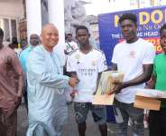 Nii Doku III supports SHS freshers with school items