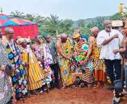 Togbe Sesinu VI supported by Togbega Gabusu of Hohoe cutting sod for the project