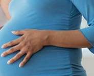 How should pregnant women be cared for and looked after during extreme cold weather?