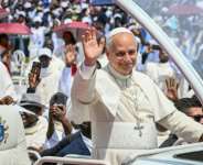 Pope Leo XIV greeted with songs and cheers in Angolas remote, diamond-rich northeast Saurimo.  By Alberto PIZZOLI (AFP)