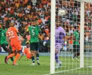Sebastien Haller (2L) scores the goal that won the 2024 Africa Cup of Nations for Ivory Coast.  By DANIEL BELOUMOU OLOMO (AFP)