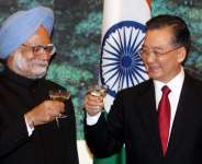 Chinese Premier Wen Jiabao with his Indian counterpart Manmohan Singh