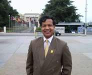 In front of the UN head office in Geneva of Switzerland.