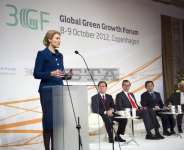 Global leaders advocate for a green growth economy.