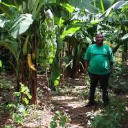 Enerst Kambiya from Concern Worldwide at Kampiras farm. -  RFI/Charles ,Pensulo