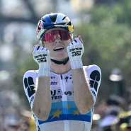 FDJ-SUEZs Dutch rider Demi Vollering celebrates as she crosses the finish line to win the 8th (out of 9) stage of the fifth edition of the Womens Tour de France cycling race, 171.9 km from Sisteron to Nice, in Nice, southeastern France on 8 August, 2026. - AFP - NICOLAS TUCAT