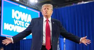 US President Donald Trump at a campaign rally at Sioux Gateway Airport, in Sioux City, Iowa, on October 22, 2026. -  Alex Brandon, AP