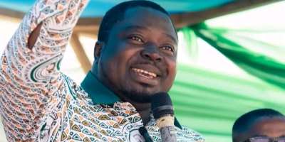 Ejisu MP Lawyer Kwabena Boateng donates GH¢20,000 for Catholic Hospital’s Expansion at Donyina
