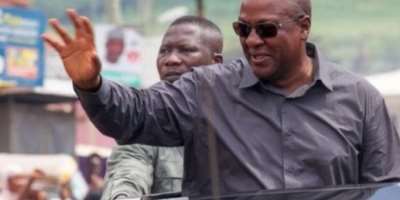 Fact-Check: False! Mahama Did Not Distribute Cash To Supporters In Berekum