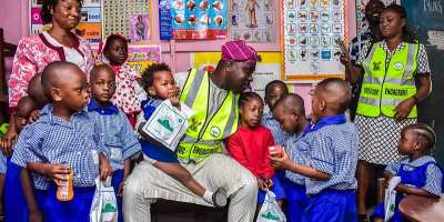 Prince Kayode Akiolu: Lawmaker representing Lagos Constituency II visits Araromi Baptist school, Ereko Methodist school And Gives Pep Talk To Young Students.