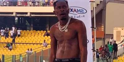 Is this photo a confirmation that Shatta Wale  Medikal never filled the Accra Sports Stadium?