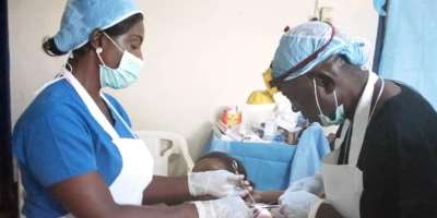Doctor Linda Ayade Performs Surgeries On Sick Patients