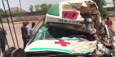 Bono East: Four injured after hearse transporting corpse crashes into a truck