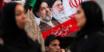 Mojtaba Khamenei remains in the shadow of his father. -  Ahmad al-Rubaye, AFP