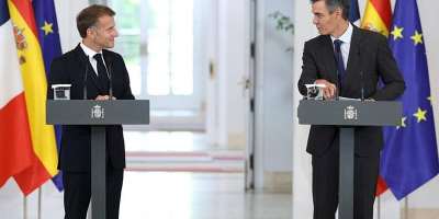 Speaking at a press conference in Madrid on 30 September, Emmanuel Macron and Pedro Sanchez welcomed the prospect of closer ties between the UK and the EU. -  AFP