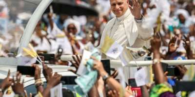 Pope Leo XIV held a giant mass in Douala, Cameroons main economic city.  By Daniel Beloumou Olomo (AFP)