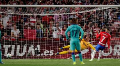 Granada Stun Barca To Go Top Of La Liga