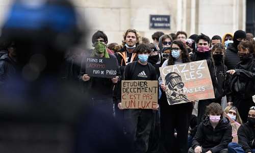 High school students complain of absent teachers, overloaded timetables, dilapidated classrooms and buildings that cannot cope with rising temperatures. -  Jean-Christophe Verhaegen, AFP