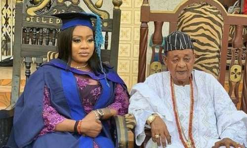 Alaafin of Oyo, Oba Lamidi Adeyemi Supports his Newly Graduating Wife