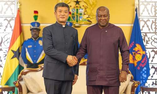 Chinese Ambassador presents credentials to Mahama
