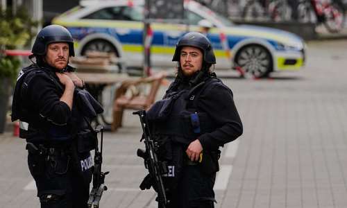 Police officers in Sinzig, Germany, on May 8, 2026. -  Michael Probst, AP / Illustration picture