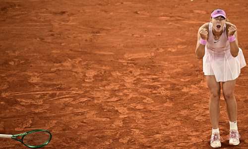 Mirra Andreeva celebrates after beating Marta Kostyuk. -  Julien De Rosa, AFP