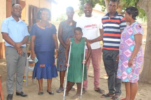 Anloga: CEO of Everlove TV supports physically challenged girl child with crutches