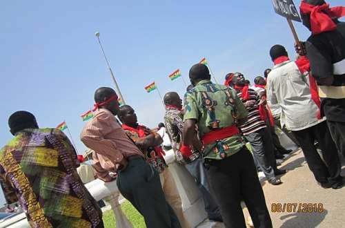 Central Region CLOGSAG members wear red band for salary Top-Up