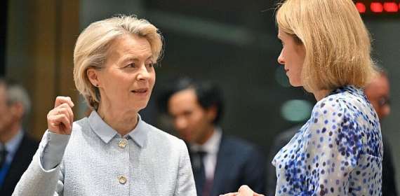 International donors pledge €5.8bn to help new leaders rebuild Syria