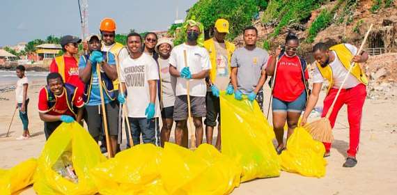 Accra Ubuntu Leo Club collaborates with Accra Ubuntu Lions Club to clean bea