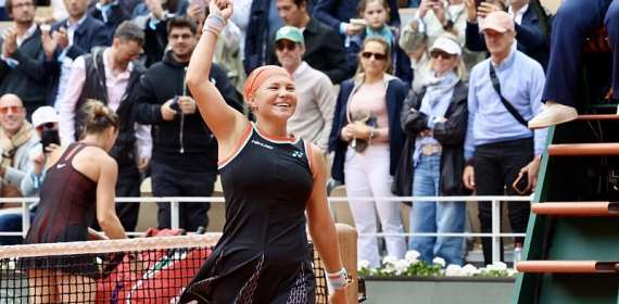 Schnaider sends Sabalenka into deep, dark hole in French Open shock