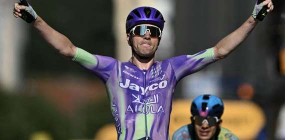 Swiss rider Schmid wins Tour de Frances longest stage as Pidcock climbs int