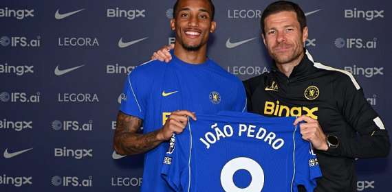 Pedro signs contract extension with Chelsea