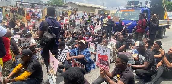 Day 3: OccupyJulorbiHouse protesters' attempt to use alternative route to J